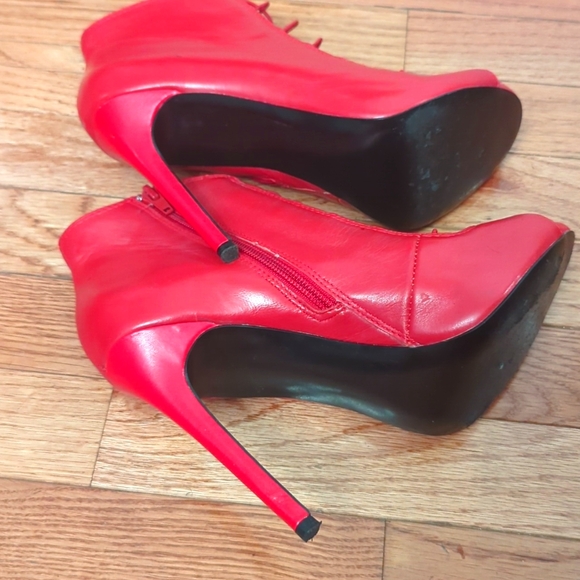 Steve Madden Glaring Red Leather - Picture 4 of 4